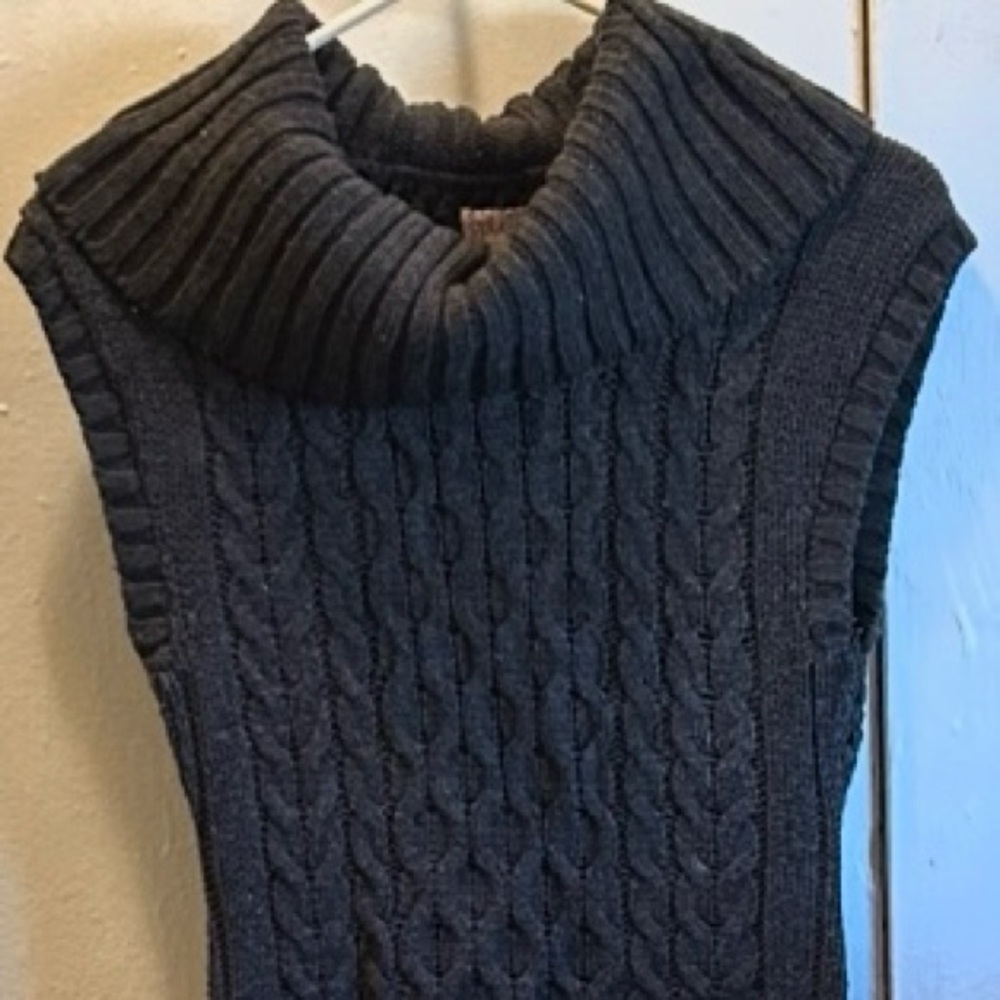 Glimmers Dark Grey Sleeveless Cable Knit Sweater - M